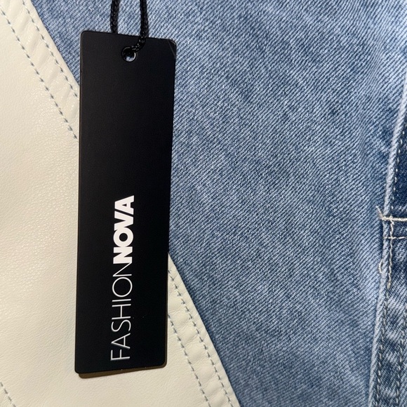 Fashion Nova Two-Tone Straight Leg Jeans Blue Pu Cream - Picture 6 of 9